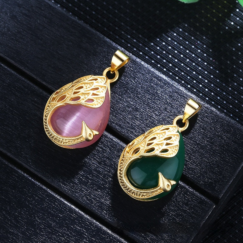 Women's Fashionable Green Chalcedony Necklace With Imitation Simple Crystal Peacock Pendant