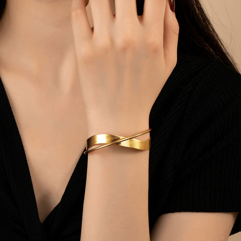 Male And Female Personality Geometric Metal Glossy Surface Jewelry