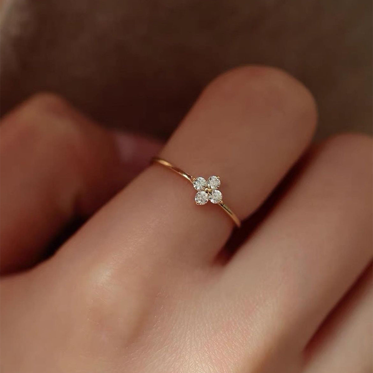 Entry Lux Style Four-leaf Clover Micro-inlaid Zircon Ring